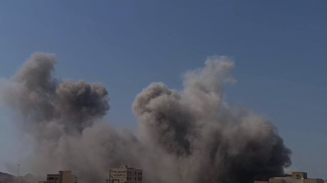 عکس/ تداوم جنایات رژیم کودک کش با بمباران مناطق مسکونی در اهواز