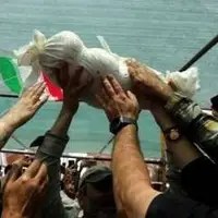 شهید۲ ماهه ایران در بهشت زهرا(س) هم‌آغوش مادر شهیدش آرام گرفت