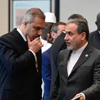 عکس/ گفتگوی کوتاه سید عباس عراقچی و هاکان فیدان