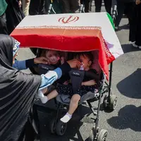 صحنه‌هایی زیبا از اتحاد ایرانیان زیر پرچم ایران در جمعه خشم و نصر
