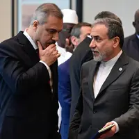 گفت‌وگوی عراقچی و فیدان در حاشیه نشست سازمان همکاری اسلامی در استانبول