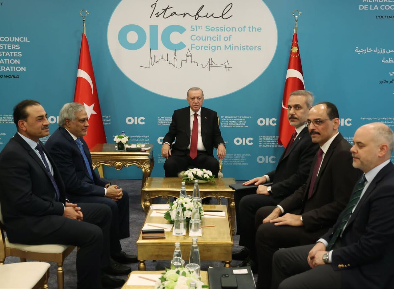 دیدار وزیر خارجه و فرمانده ارتش پاکستان با اردوغان؛ حمایت از حاکمیت ایران