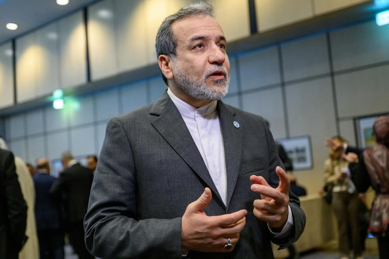 هشدار عراقچی درباره مشارکت نظامی مستقیم آمریکا در تجاوز رژیم صهیونیستی به ایران