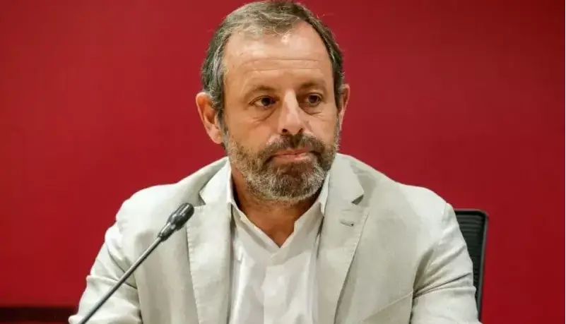 چون رئیس بارسا بودم من را زندانی کردند!