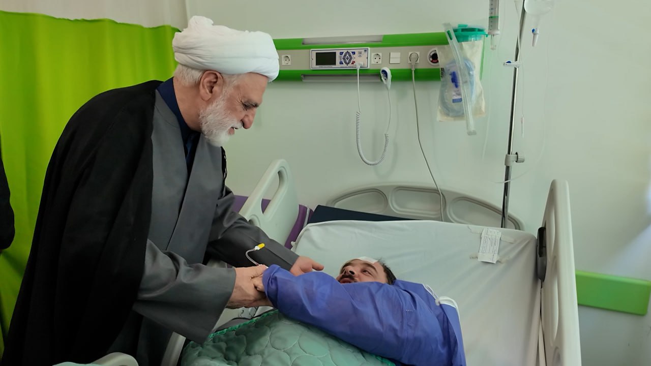 عکس/ عیادت اژه‌ای از مجروحان حمله صهیونیست‌ها به زندان اوین 