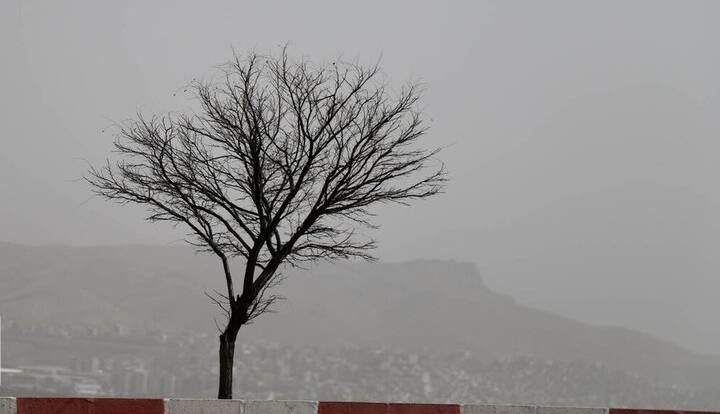 گردوخاک تا پایان هفته مهمان خراسان جنوبی؛ دمای طبس به ۴۷ درجه رسید