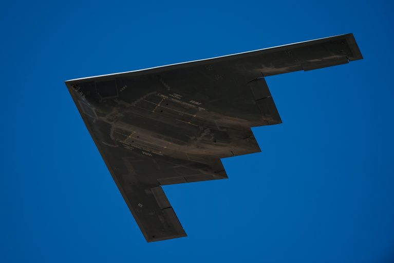 بمبافکن B-2 اسپیریت: همهچیز درباره شبح رادارگریز آمریکا در سال 2025