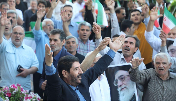 مردم ارومیه از نیروهای مسلح مقتدر کشورمان حمایت کردند
