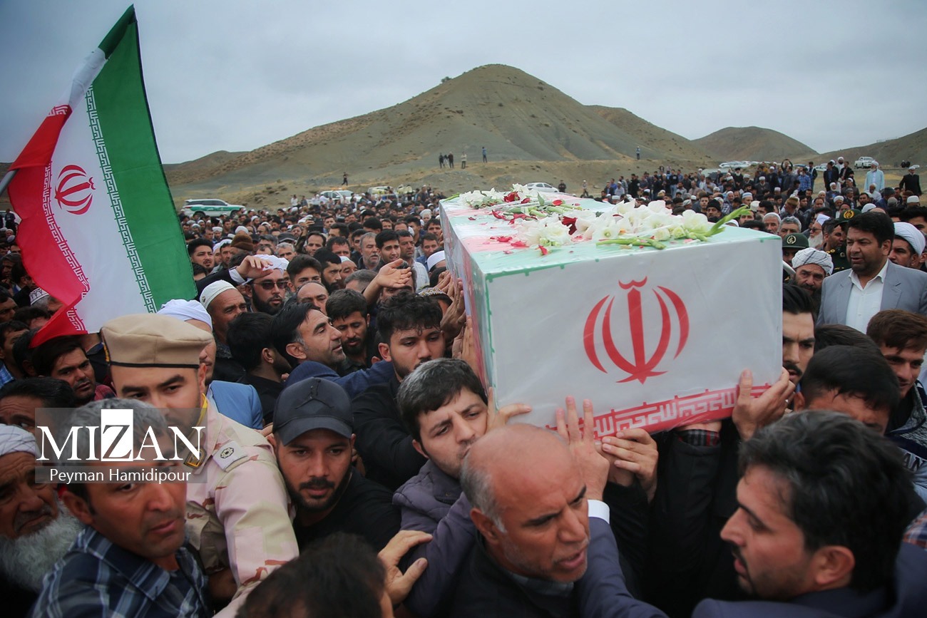 عکس/ تشییع پیکر شهید مدافع وطن «حامد ربانی»