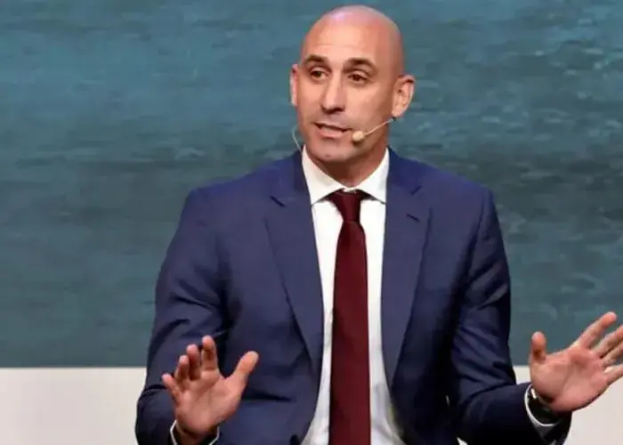 محکومیت 18 ماهه رئیس جنجالی تایید شد