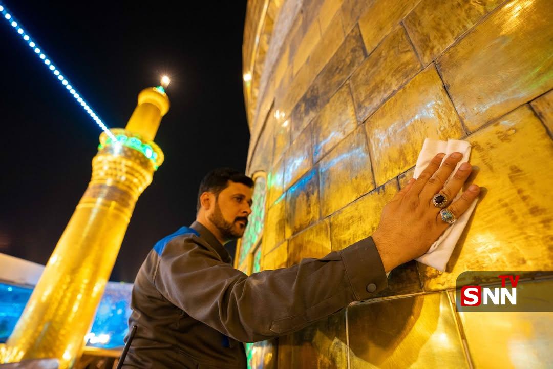 عکس/ غبار روبی گنبد امام حسین (ع) در آستانه محرم الحرام