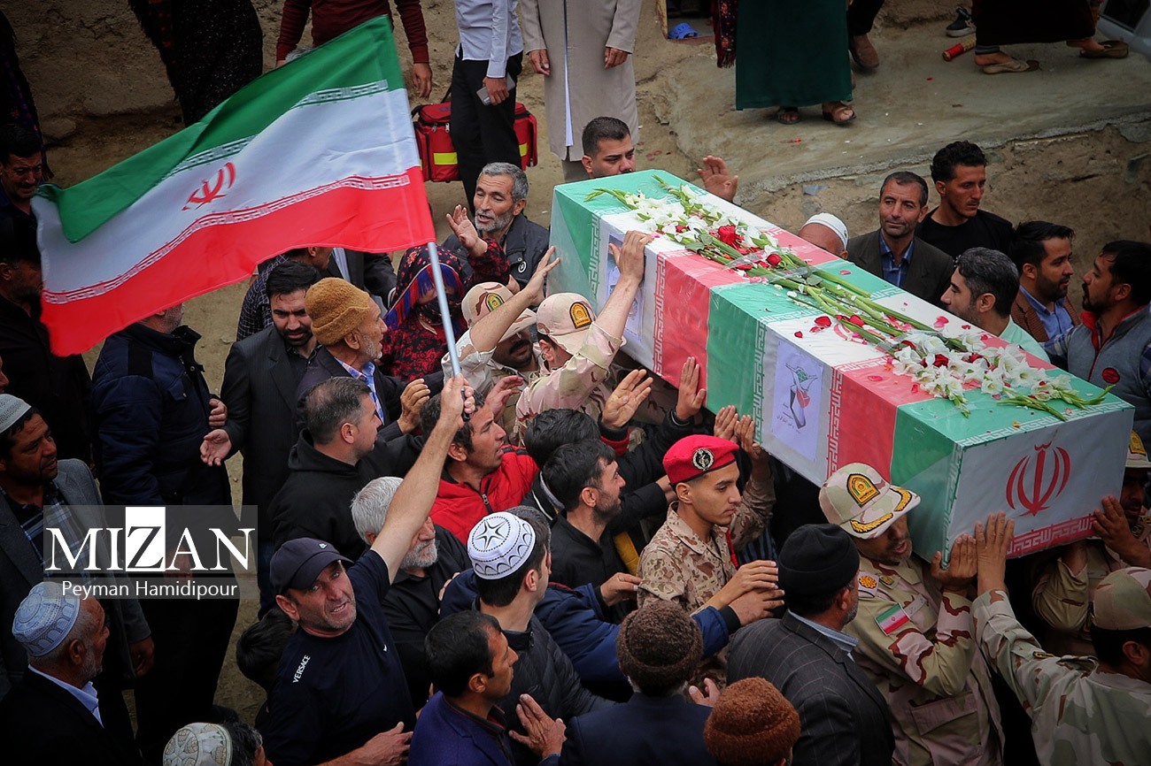عکس/ تشییع پیکر شهید مدافع وطن «حامد ربانی»