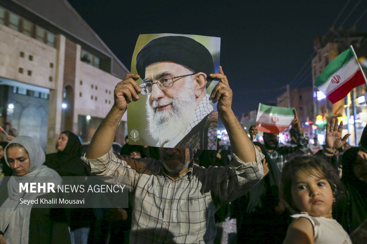 تجمع مردمی برای حمایت از عملیات «بشارت فتح» در اهواز