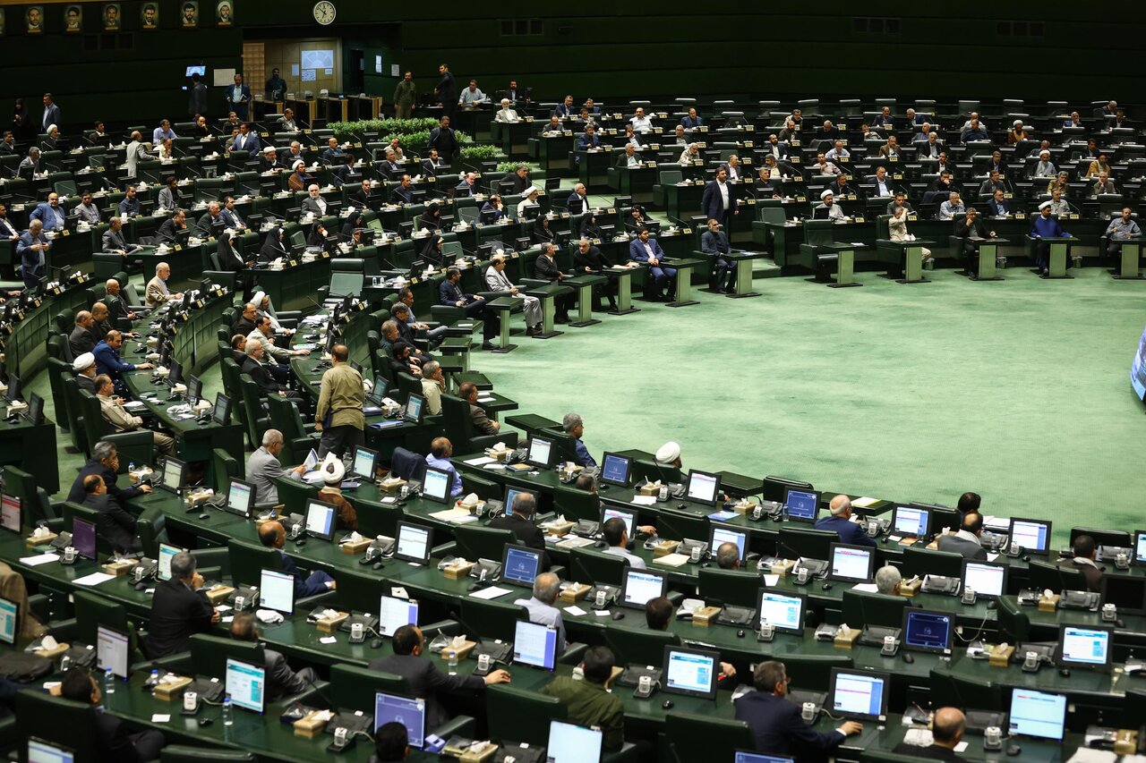 مجلس با بررسی اولویت دار طرح الزام دولت به تعلیق همکاری با آژانس موافقت کرد