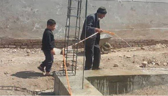 سنگ‌تمام پدربزرگ ۹۹ ساله خیر برای تکمیل مدرسه دهه نودی‌ها