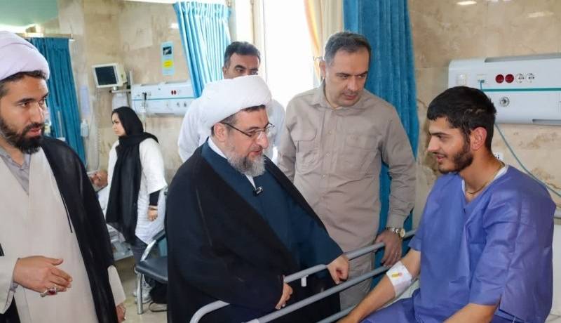 عکس/ عیادت امامجمعه تبریز از مجروحان تهاجم رژیم صهیونیستی