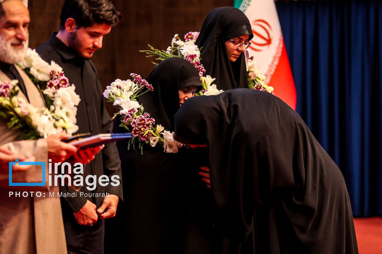 قدردانی از امدادگران جمعیت هلال احمر