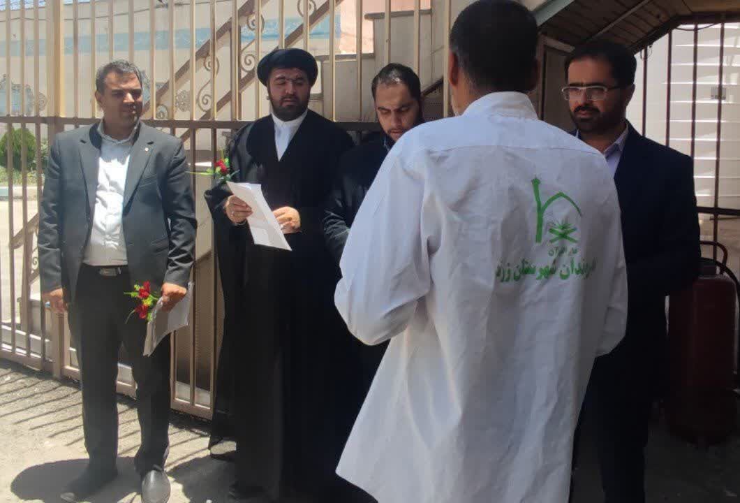 یک خیر پنج زندانی را در زرند آزاد کرد