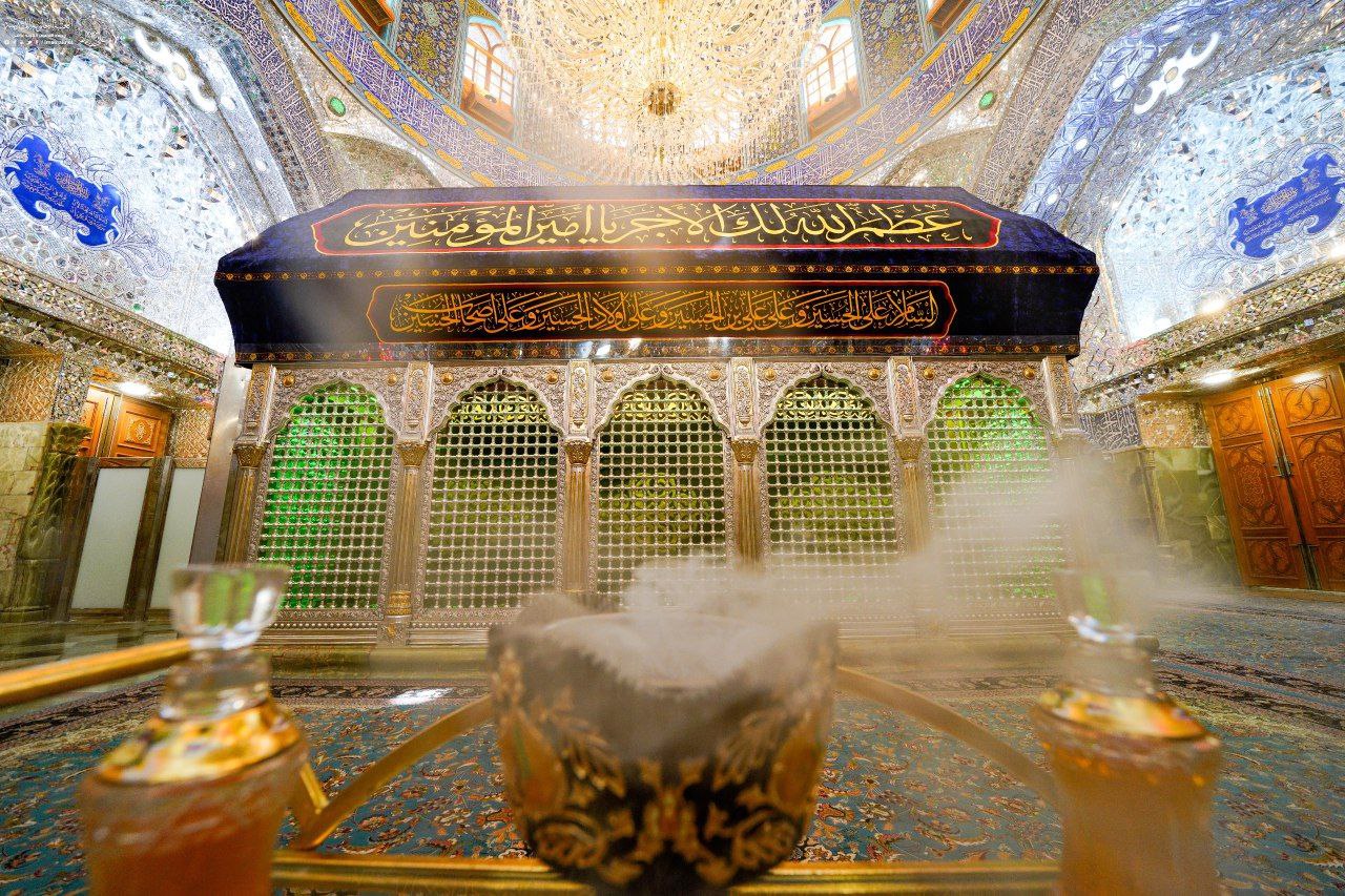 عکس/ ضریح مطهر علوی سیاه‌پوش شد