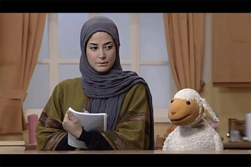 وقتی ببعی به طناز طباطبائی زبان یاد میده