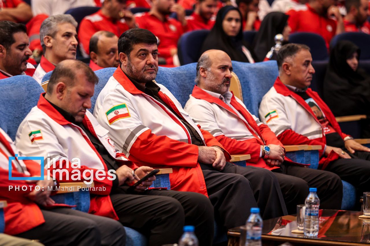قدردانی از امدادگران جمعیت هلال احمر