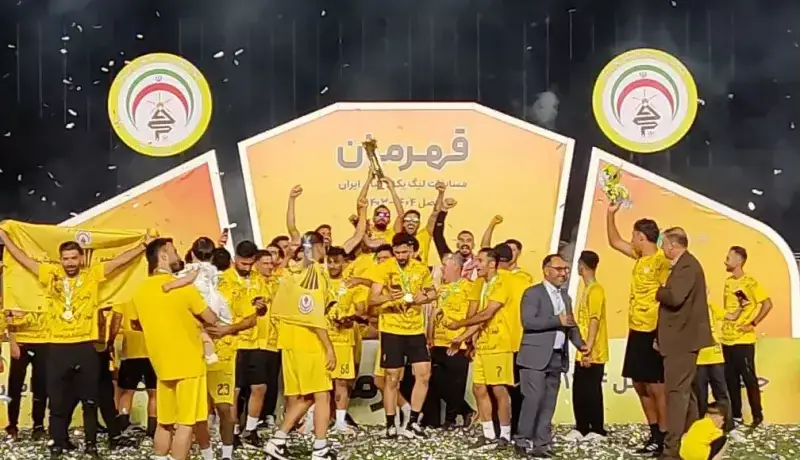 فجر سپاسی همچنان درگیر چالش میزبانی!