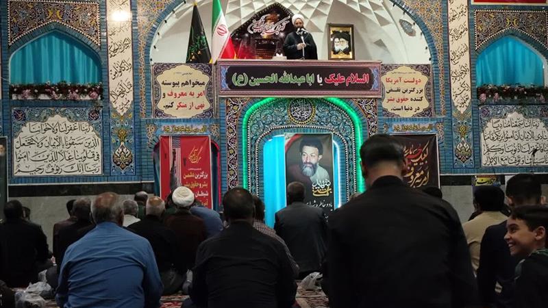 مردم ایران با ایمان و استقامت در برابر تهدیدات ایستادهاند