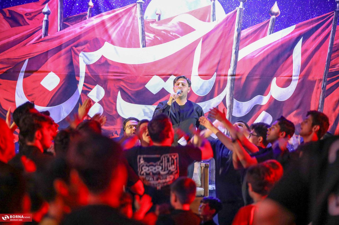 عزاداری شب اول محرم در هیأت ثامن‌الحجج (ع)