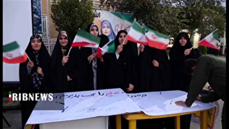دانش آموزان قمی در مسیر روشنگری و بصیرت افزایی