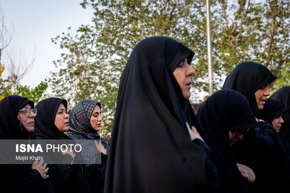 مراسم اهتزاز پرچم عزای حسینی در تهران