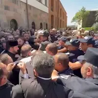 درگیری بین پلیس ارمنستان با کشیش‌ها