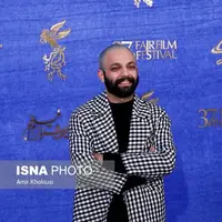 جان دوباره در تئاتر؛ صابر ابر روی صحنه رفت