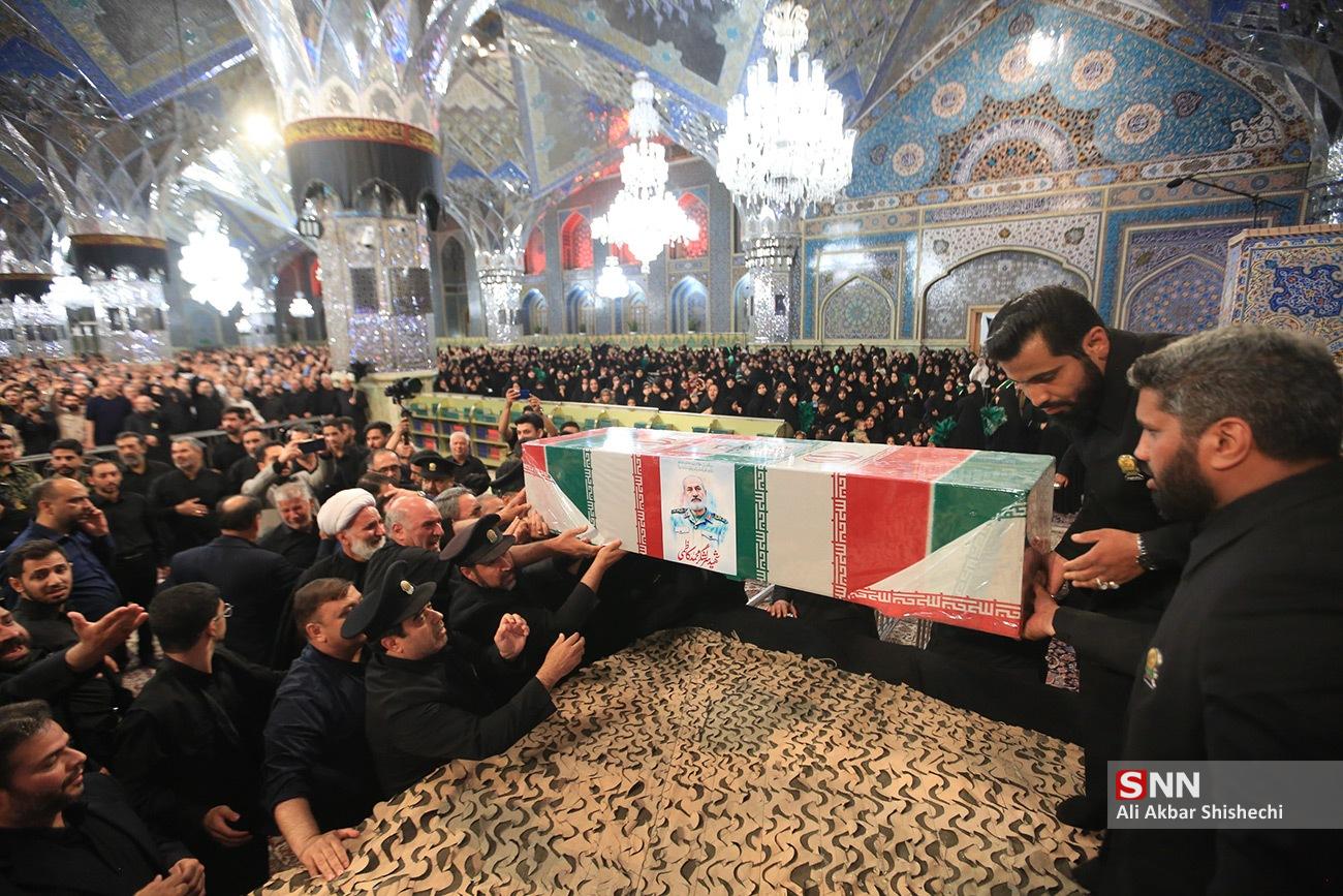 عکس/ وداع با پیکر مطهر ۱۵ شهید حملات رژیم صهیونیستی در حرم مطهر امام رضا (ع)