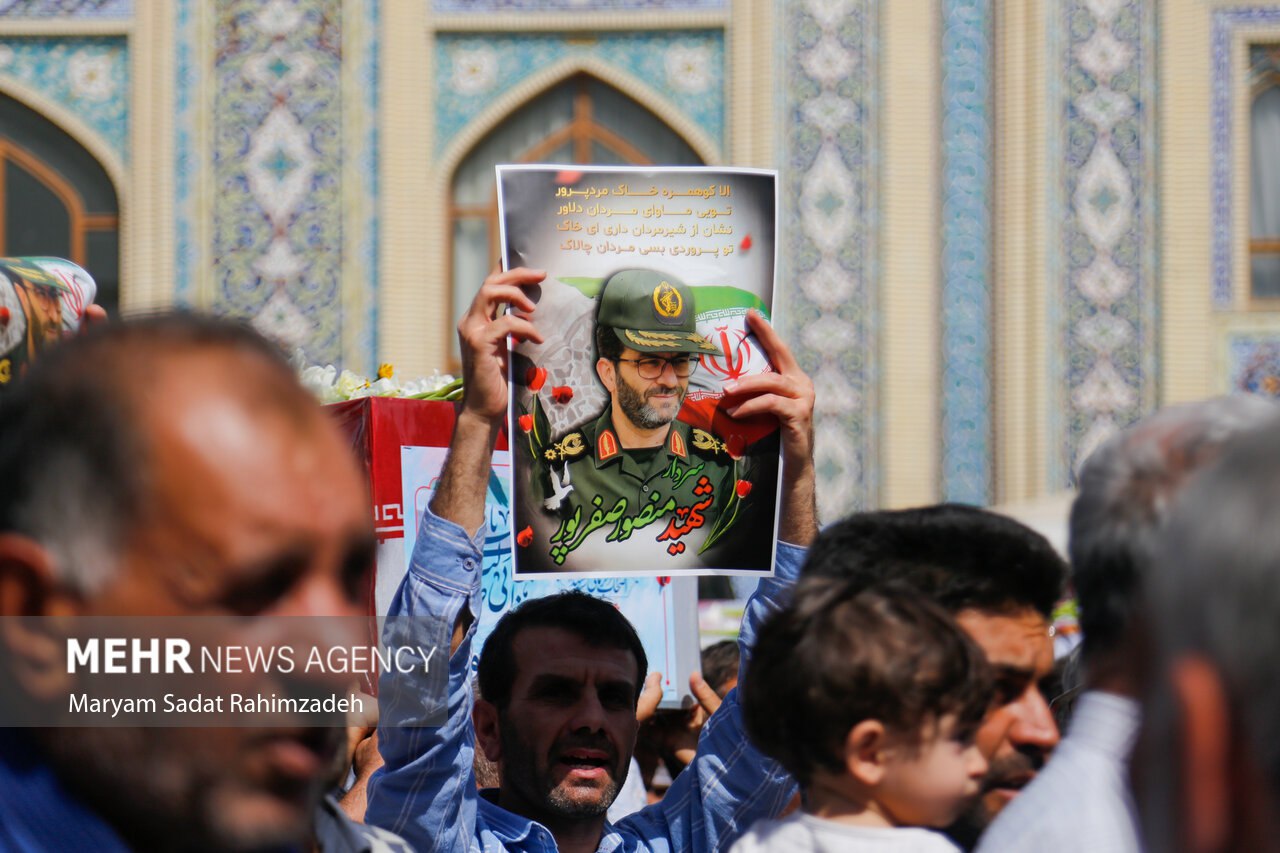 عکس/ تشییع پیکر مطهر سردار شهید «منصور صفرپور» در شیراز