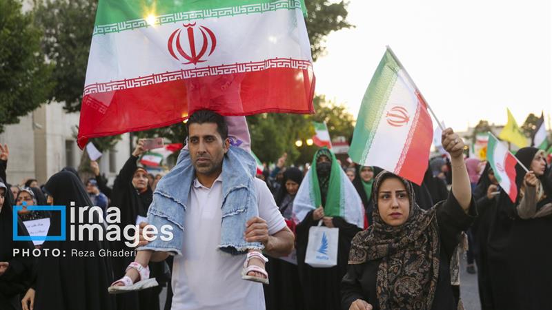پشتیبانی مردم از نظام و نیروهای مسلح موجب شکست دشمنان شد