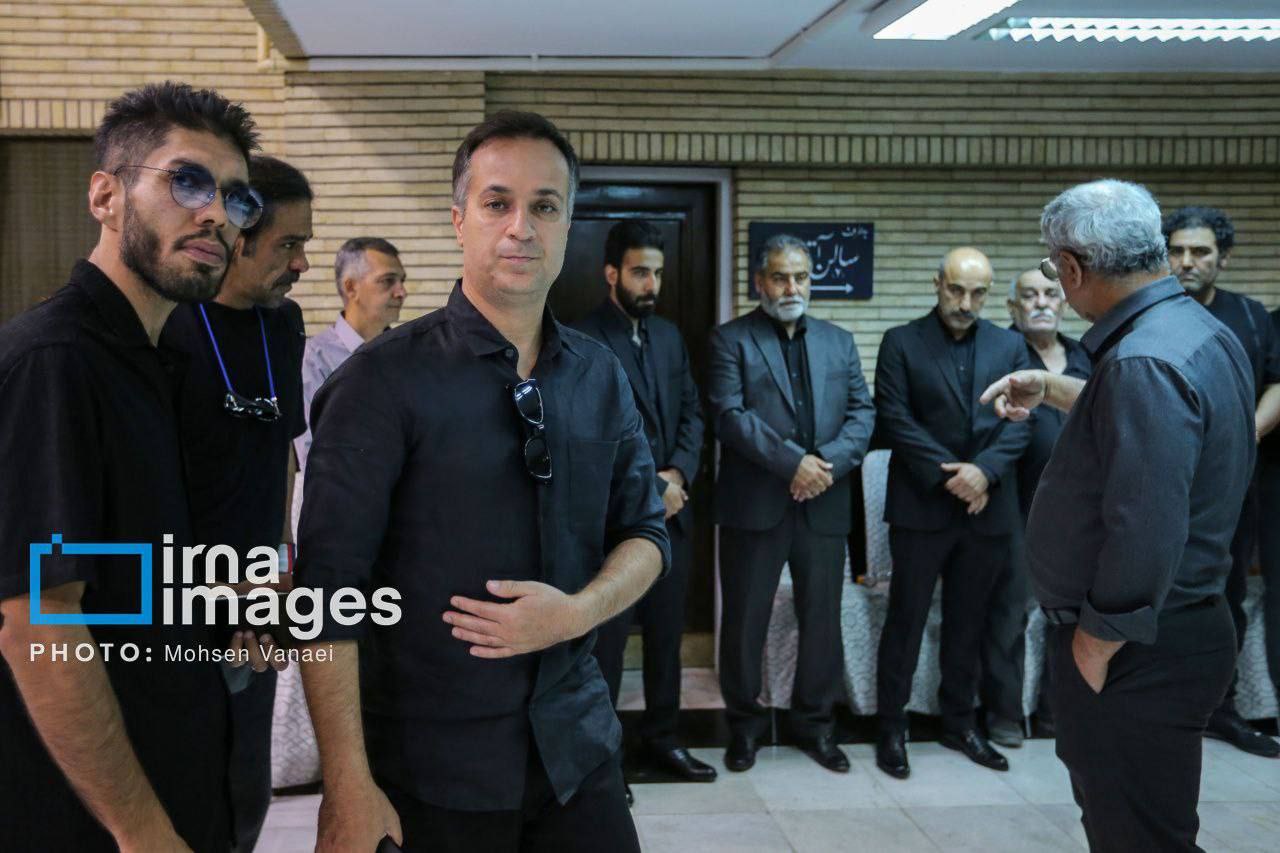 عکس/ مراسم ترحیم شهید «علیرضا تنابنده» برادرزاده محسن تنابنده با حضور هنرمندان