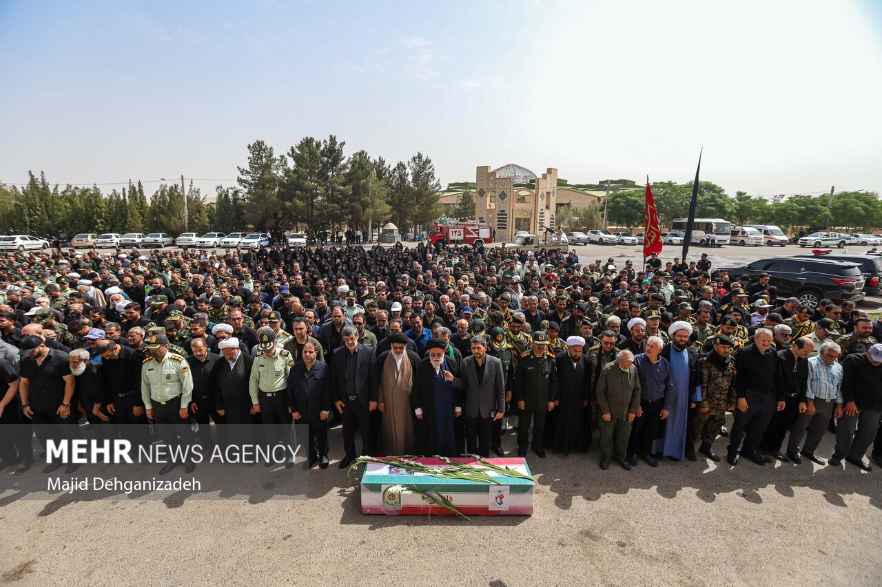  تشییع پیکر شهید مدافع وطن «سرگرد صالح بناء هنزایی» در یزد