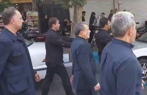عراقچی در تشییع پیکر شهدا حاضر شد