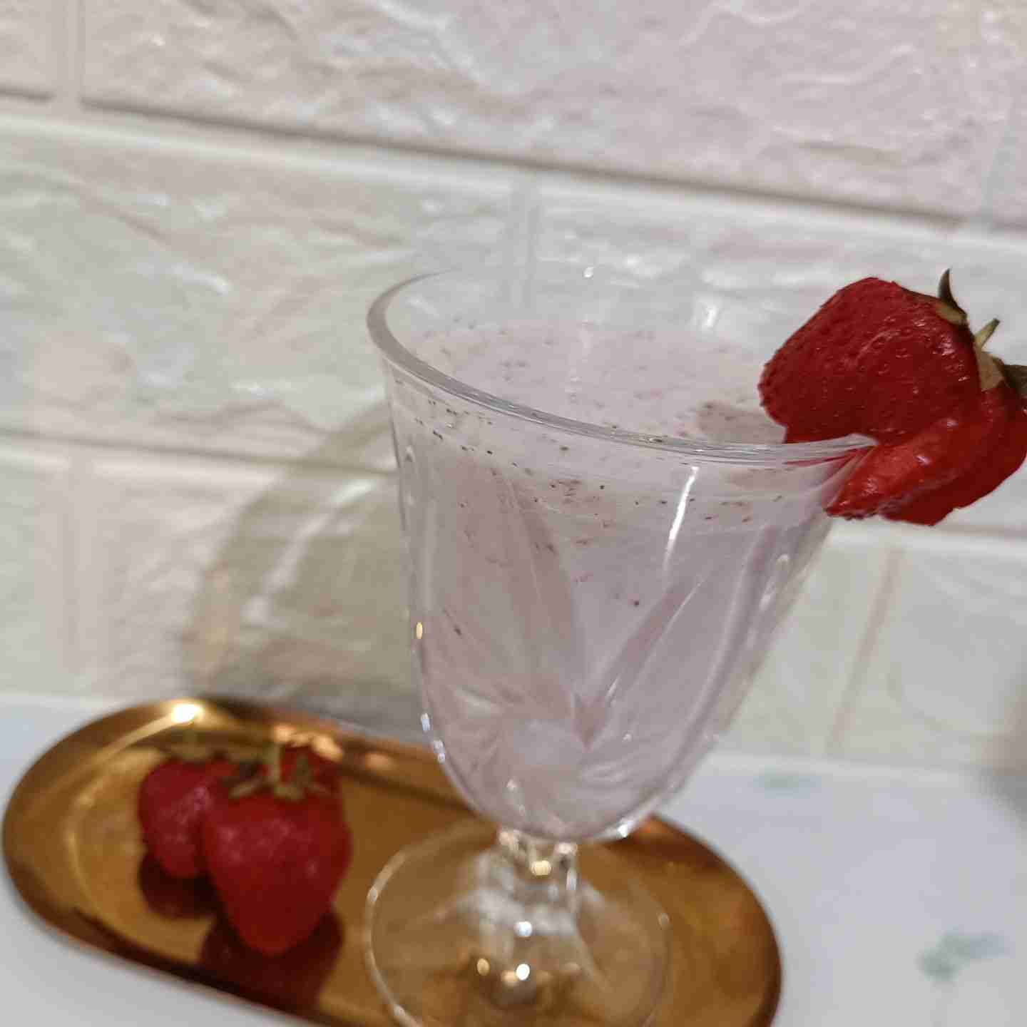 شیک توت فرنگی 🍓