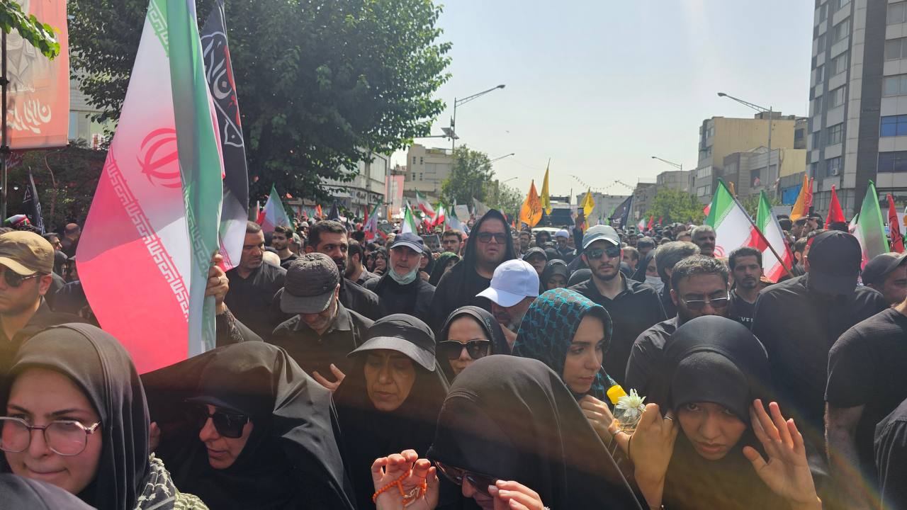 پیام قالیباف در پی حضور باشکوه مردم در تشییع شهدا