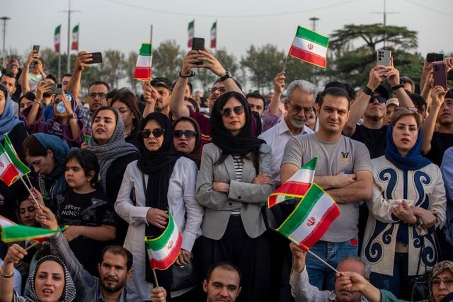 فایننشال‌ تایمز: حمله اسرائیل به ایران، ملی‌گرایی ایرانی را بیدار کرد