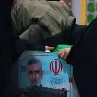 لحظاتی سوزناک از وداع خانواده‌های شهدای حملات رژیم صهیونیستی در معراج شهدا