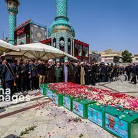 عکس/ ​​​​​​​تشییع و تدفین پنج شهید اقتدار در امامزاده صالح (ع)