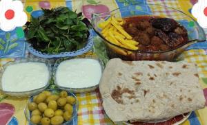از شما/تایم ناهار،خوراک گوشت قلقلی وبادمجان وسیب زمینی سرخ شده،😋