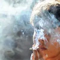 از کودکی تلخ تا اعتیاد در بزرگسالی