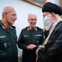 عکس/ دیدار شهید غلامرضا محرابی با حضرت آیت‌الله خامنه‌ای