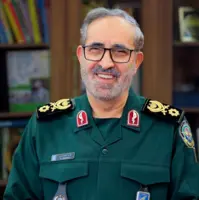 فرزند شهید شادمانی: نصف حقوق پدرم صرف نیازمندان می‌شد