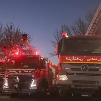 نجات ۳ نفر از آتش‌سوزی ساختمان مسکونی در کرمانشاه 