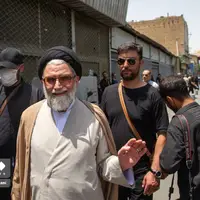 عکس/ وزیر اطلاعات در مراسم تشییع کودکان، فرماندهان و دانشمندان