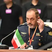 روایت رسانه‌ چینی درباره بازدید وزیر دفاع ایران از ناوشکن پیشرفته «کایفنگ»